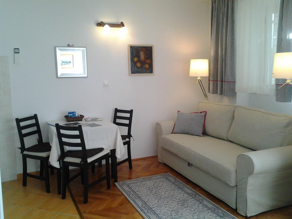 Apartments Donika Komiža Kültér fotó