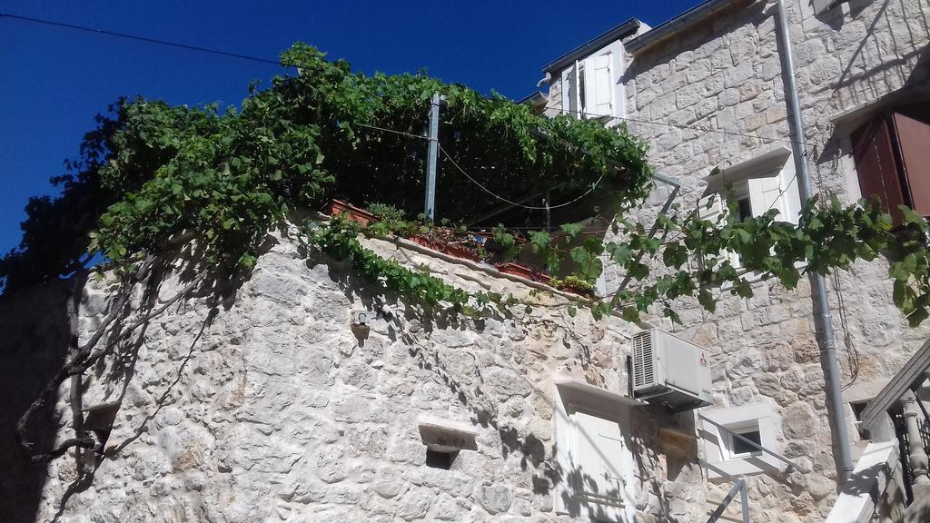 Apartments Donika Komiža Kültér fotó