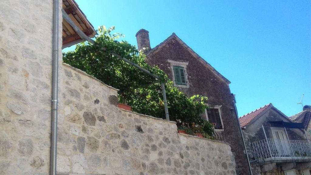 Apartments Donika Komiža Kültér fotó